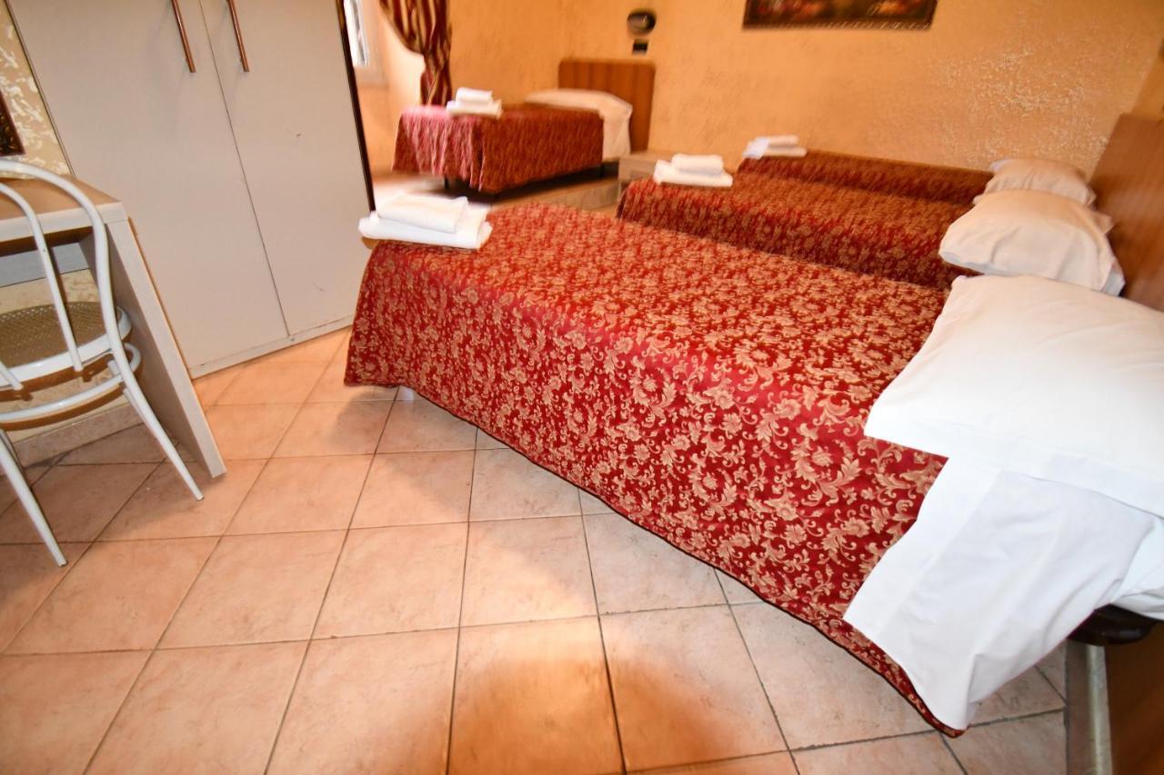 Hotel Ferrarese Рим Екстер'єр фото