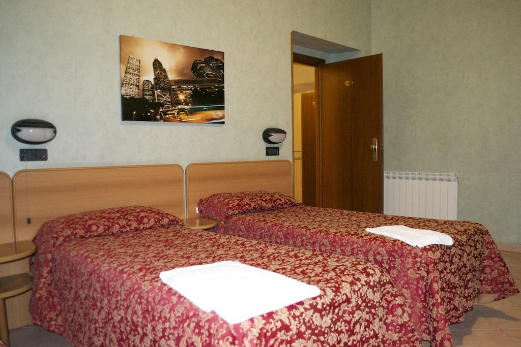 Hotel Ferrarese Рим Екстер'єр фото