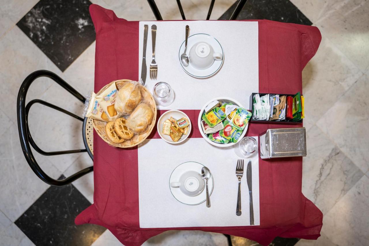 Hotel Ferrarese Рим Екстер'єр фото