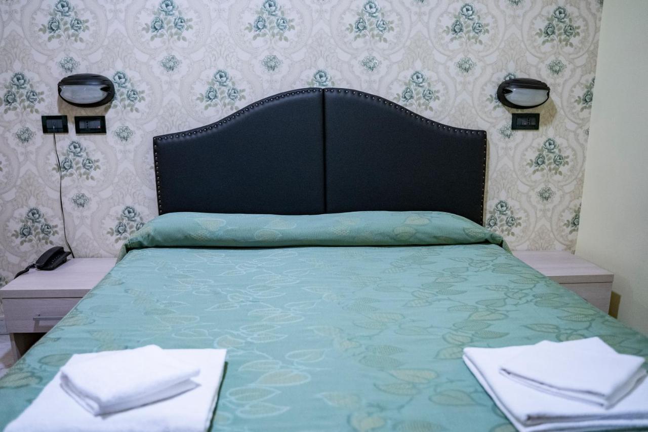 Hotel Ferrarese Рим Екстер'єр фото