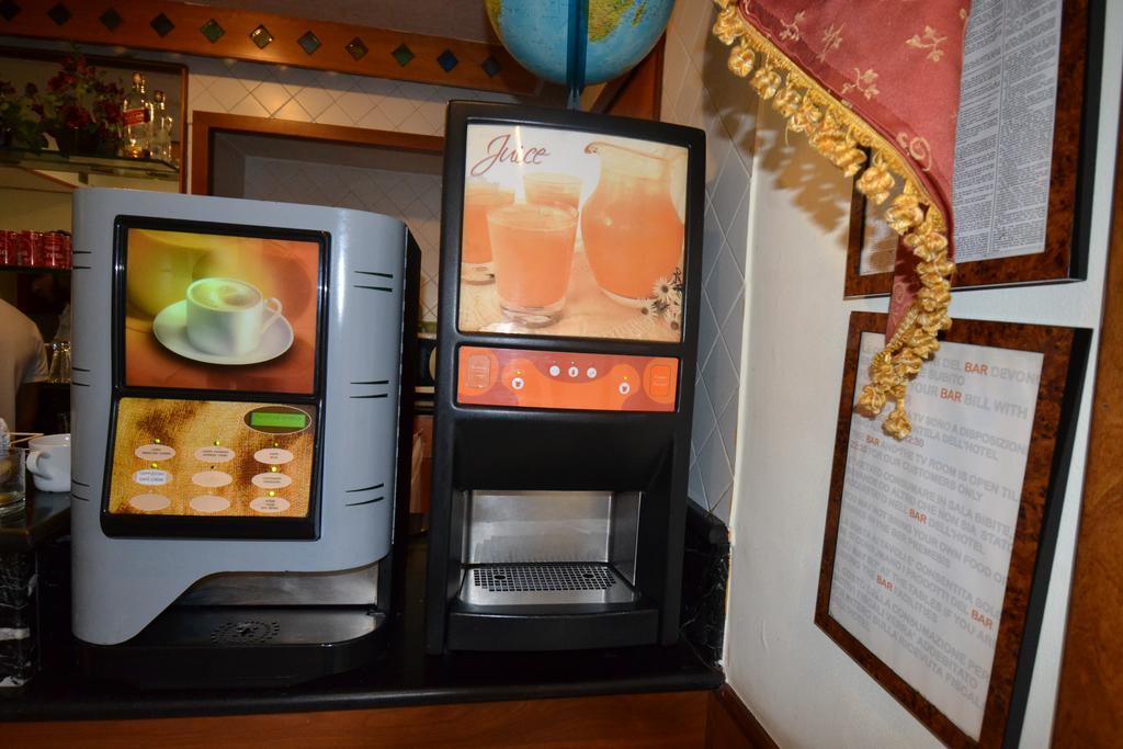 Hotel Ferrarese Рим Екстер'єр фото