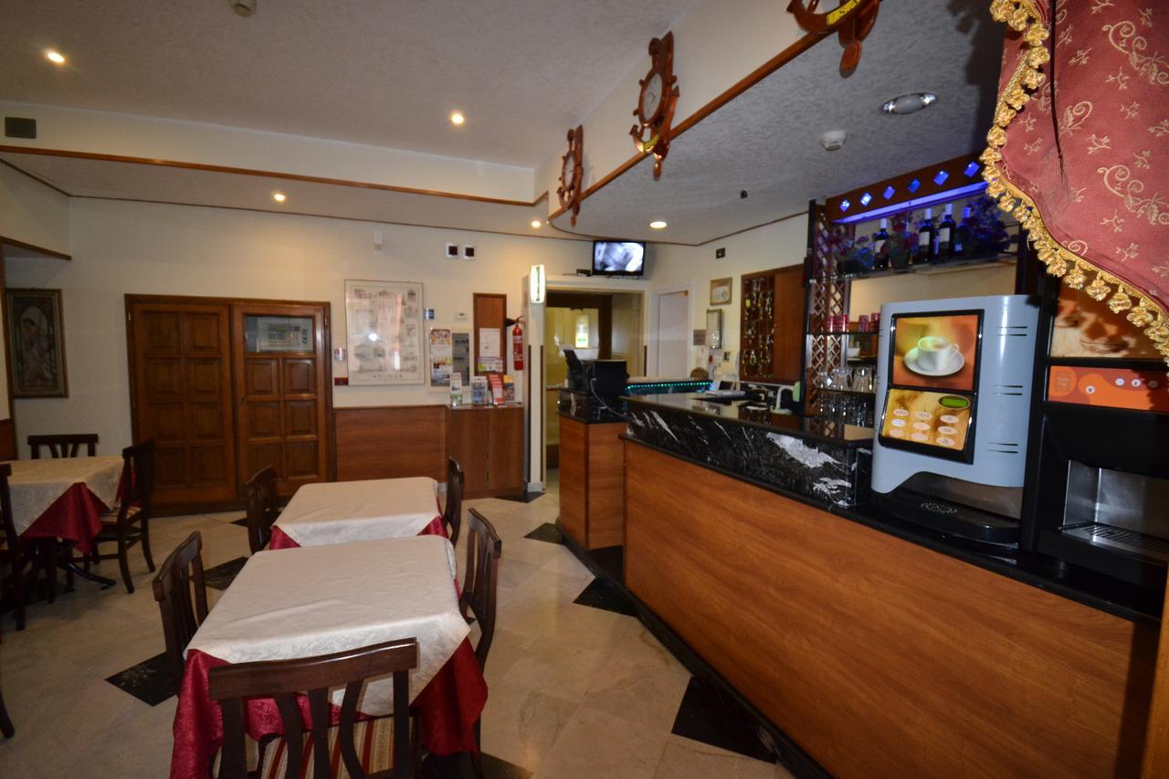 Hotel Ferrarese Рим Екстер'єр фото