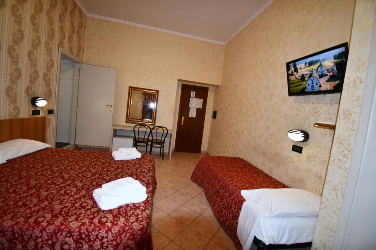 Hotel Ferrarese Рим Екстер'єр фото