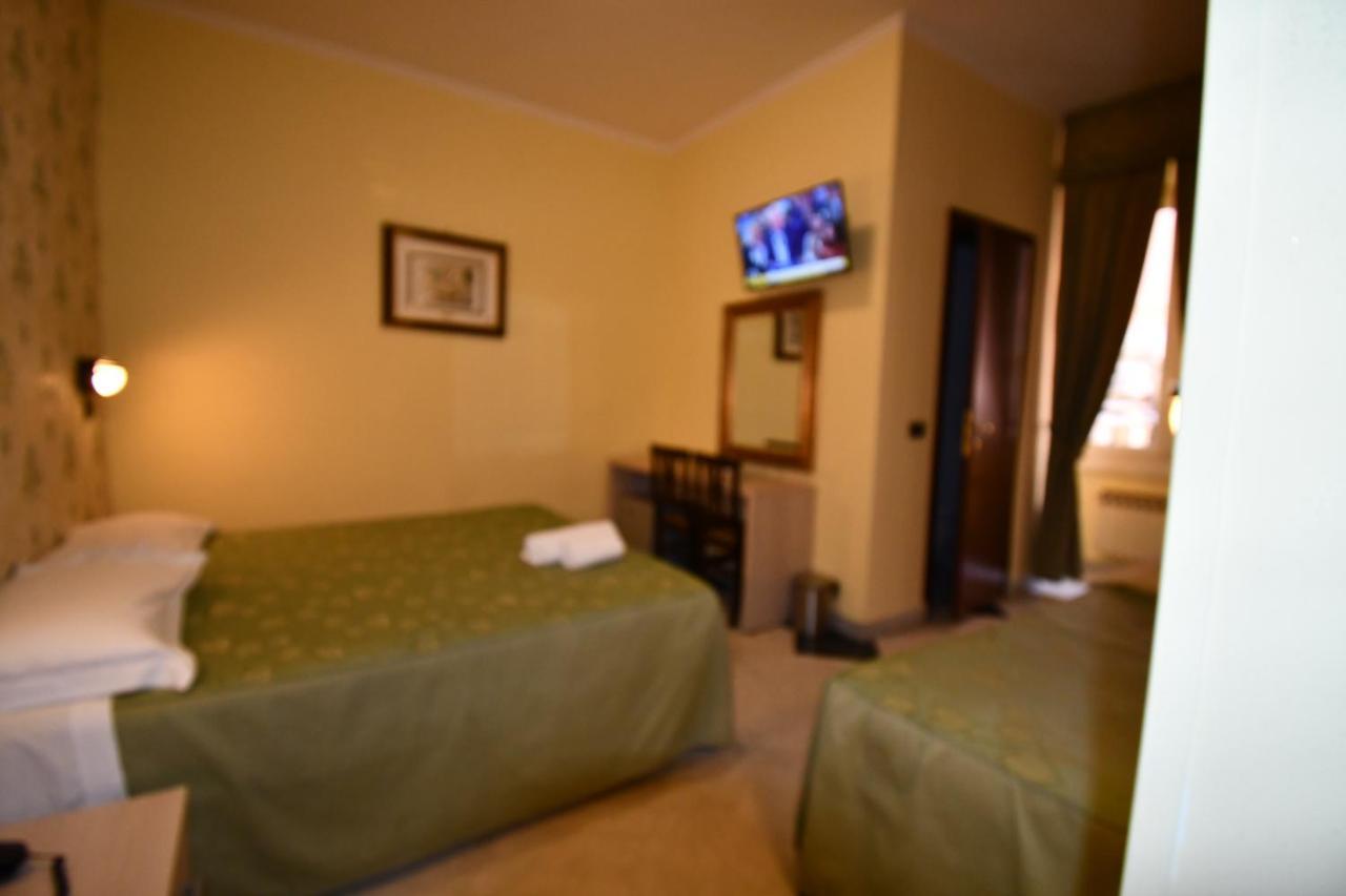 Hotel Ferrarese Рим Екстер'єр фото