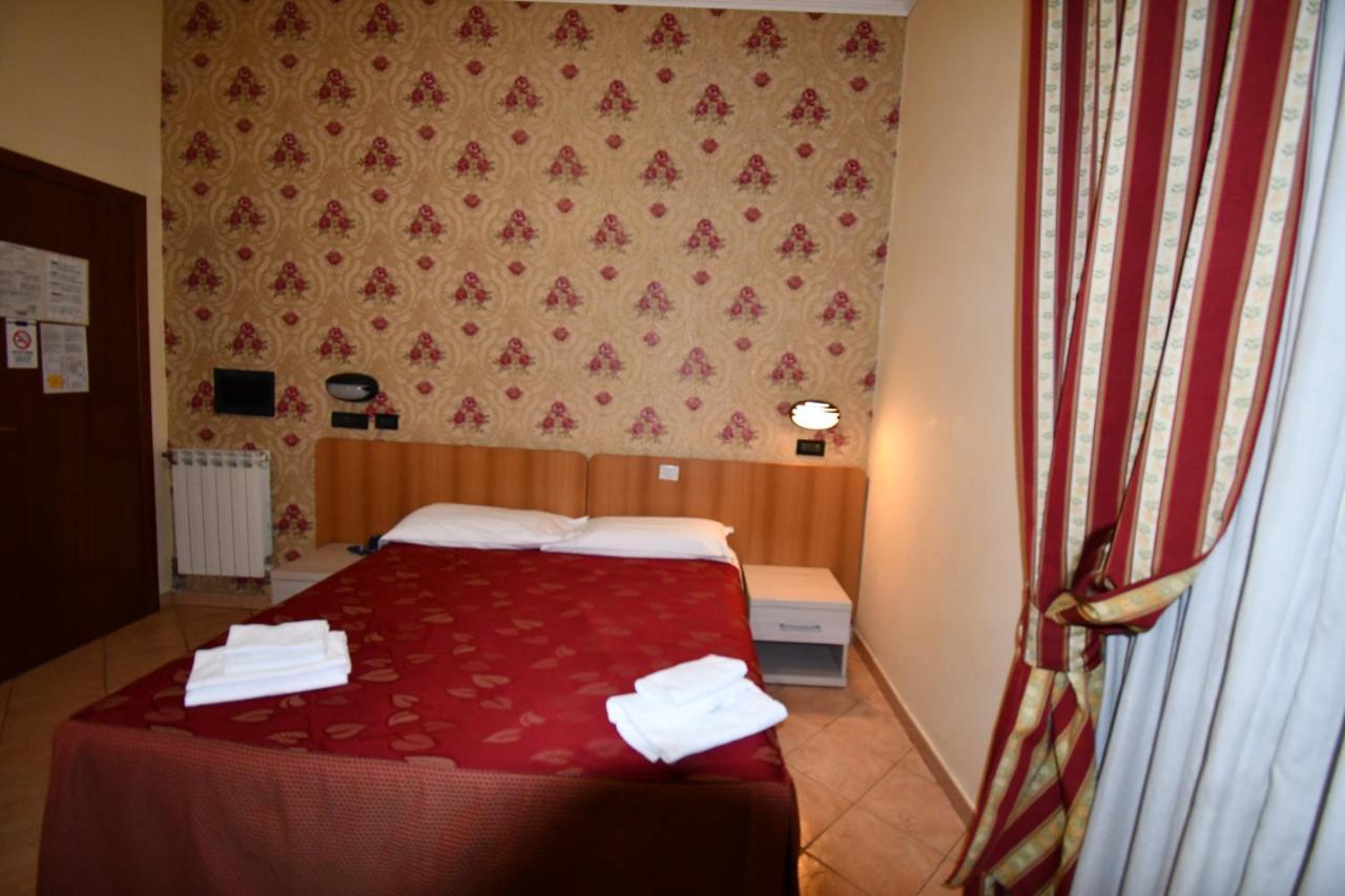 Hotel Ferrarese Рим Екстер'єр фото