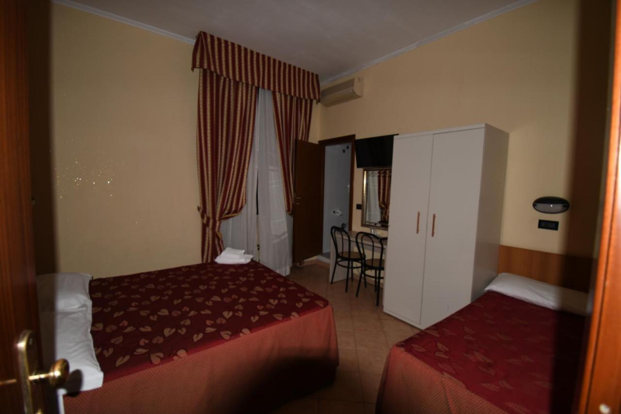Hotel Ferrarese Рим Екстер'єр фото