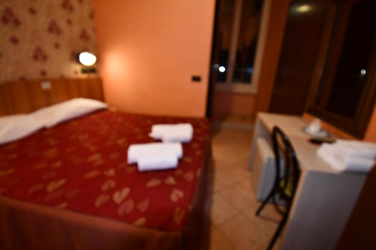 Hotel Ferrarese Рим Екстер'єр фото