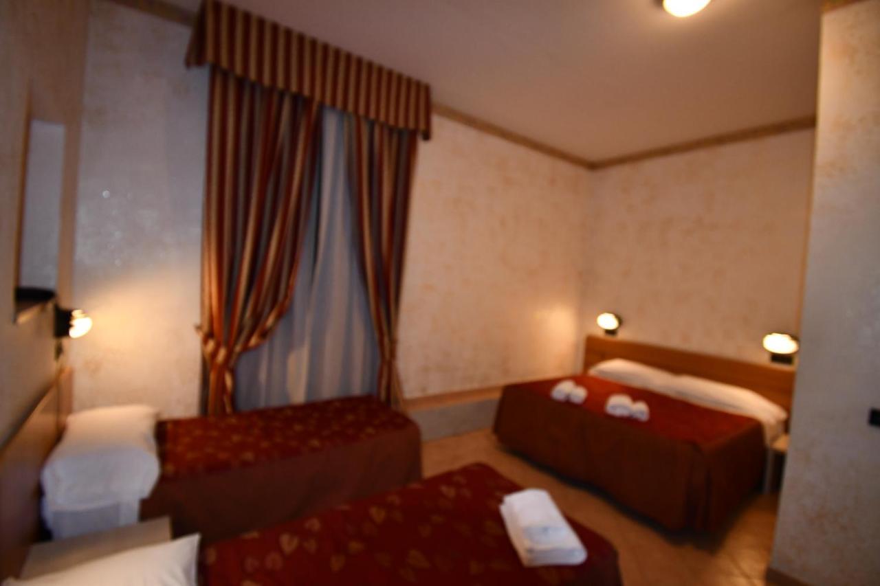 Hotel Ferrarese Рим Екстер'єр фото