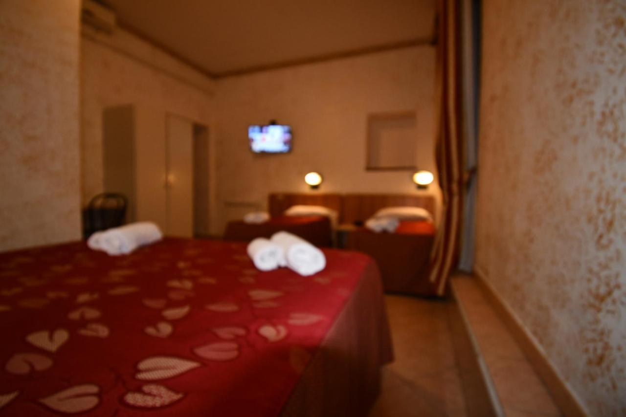 Hotel Ferrarese Рим Екстер'єр фото